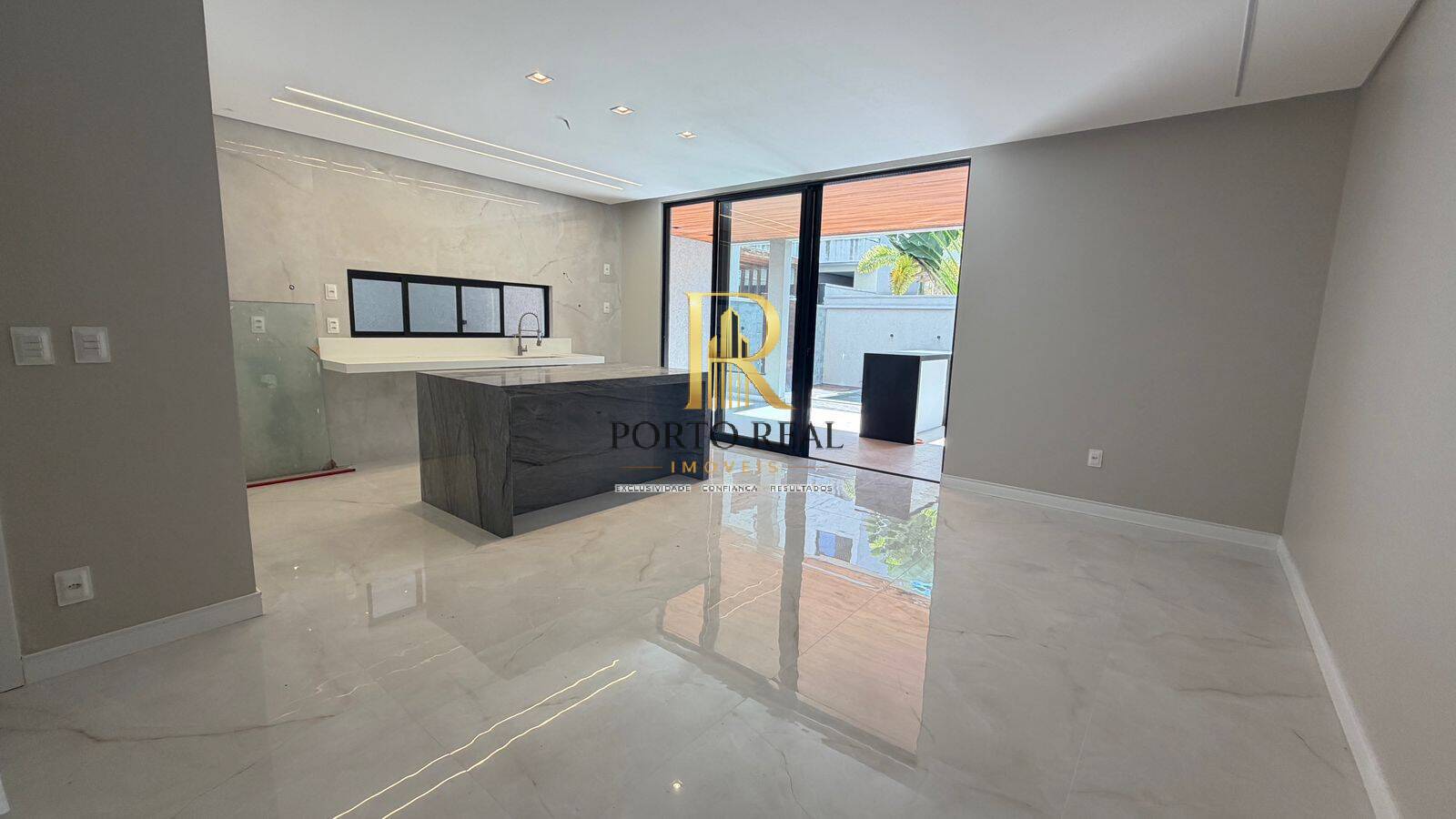 Casa, 4 quartos, 235 m² - Foto 2