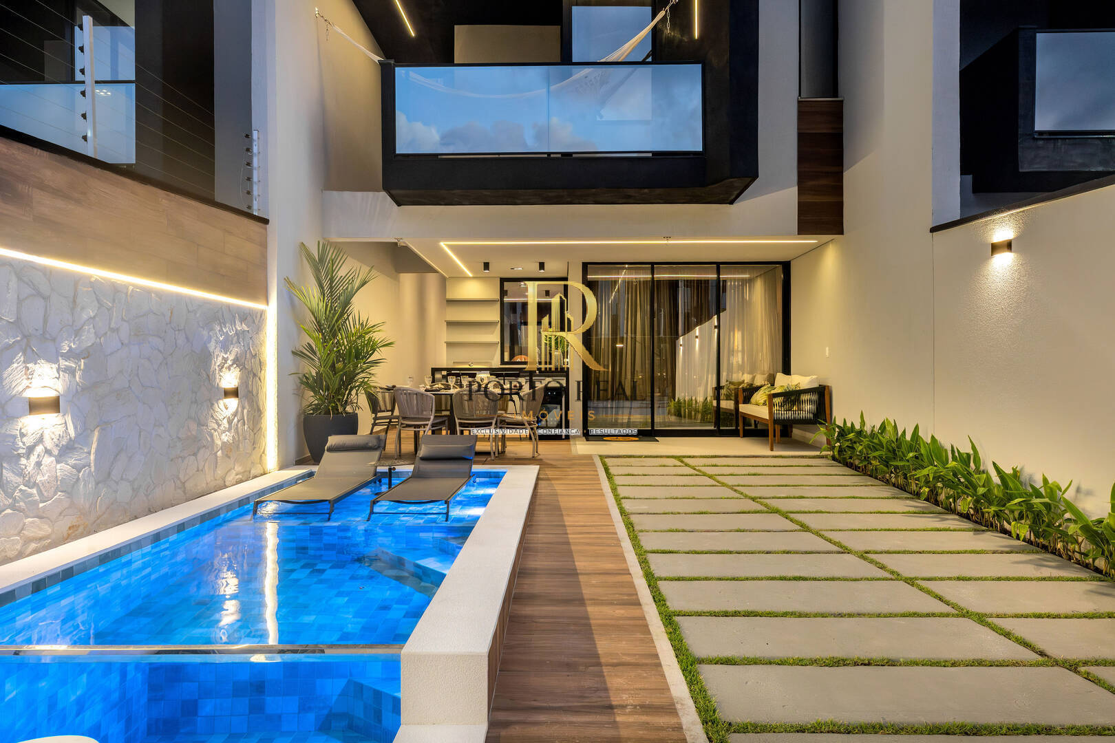 Casa, 4 quartos, 144 m² - Foto 1
